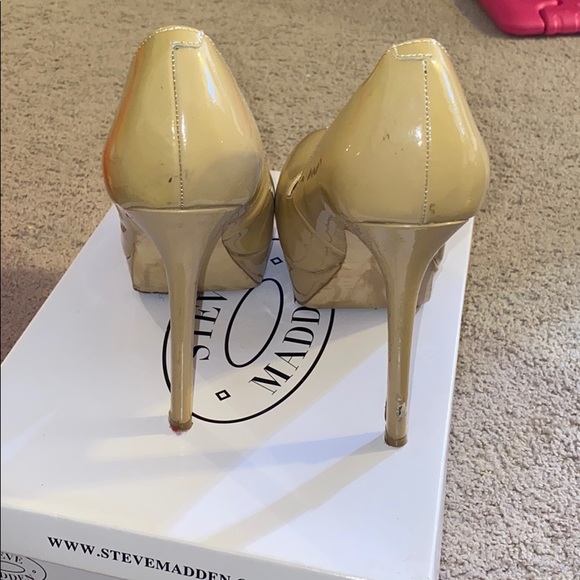 Steve Madden Nude Heels - Picture 3 of 6